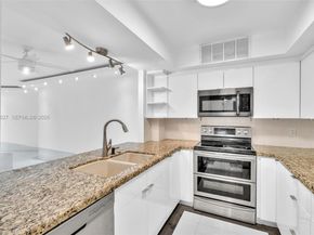 3800 N Hills Drive 312, Hollywood FL 33021