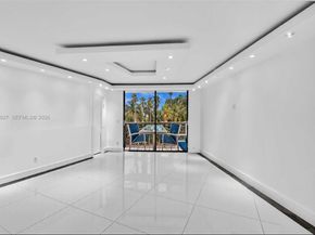 3800 N Hills Drive 312, Hollywood FL 33021