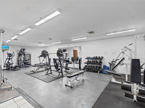 105 Royal Park Drive 2g, Oakland Park FL 33309