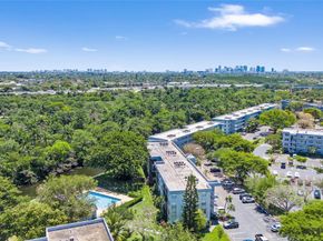 105 Royal Park Drive 2g, Oakland Park FL 33309