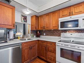 105 Royal Park Drive 2g, Oakland Park FL 33309