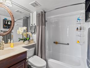 105 Royal Park Drive 2g, Oakland Park FL 33309