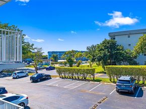 105 Royal Park Drive 2g, Oakland Park FL 33309