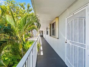 105 Royal Park Drive 2g, Oakland Park FL 33309