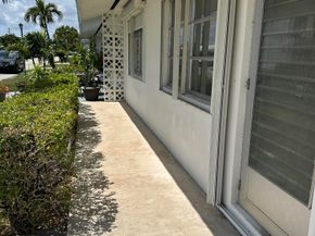 728 Ridge Road 31, Lantana FL 33462