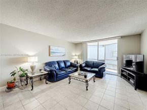 400 SE 10th Street 218, Deerfield Beach FL 33441