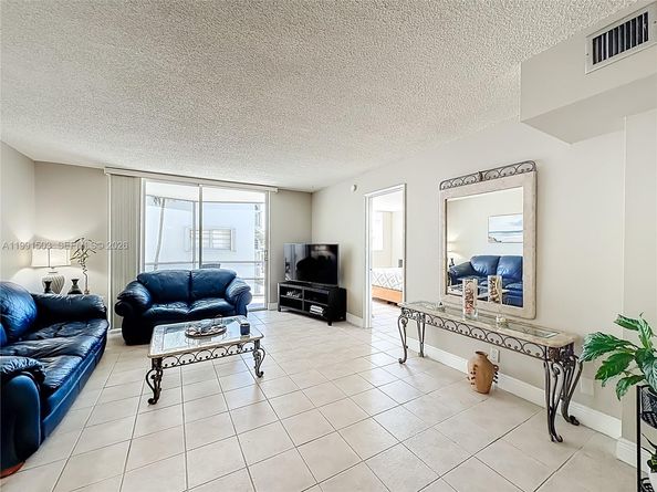 400 SE 10th Street 218, Deerfield Beach FL 33441