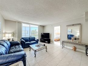 400 SE 10th Street 218, Deerfield Beach FL 33441