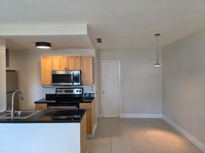 815 Middle River Dr 117, Fort Lauderdale FL 33304