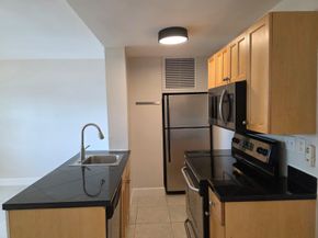 815 Middle River Dr 117, Fort Lauderdale FL 33304