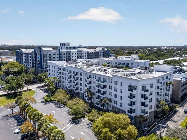 2401 NE 65th Street 205, Fort Lauderdale FL 33308