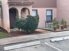 28 Madrid Lane, Davie FL 33324