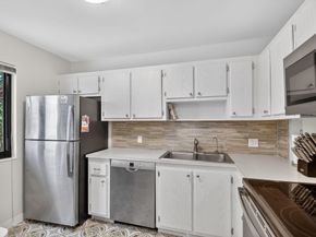 4272 Deste Court 101, Lake Worth FL 33467