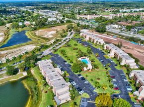 4272 Deste Court 101, Lake Worth FL 33467