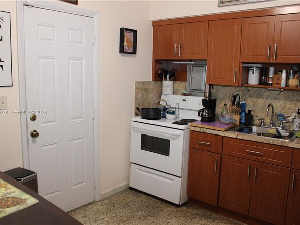 1022 NW 22nd Place, Miami FL 33125