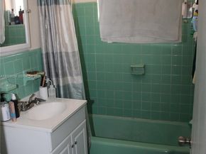 1022 NW 22nd Place, Miami FL 33125