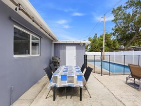 6444 Oak Street, Hollywood FL 33024