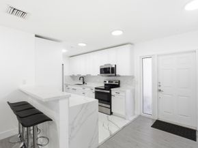6444 Oak Street, Hollywood FL 33024