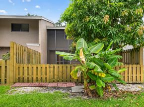 5182 S University Drive, Davie FL 33328
