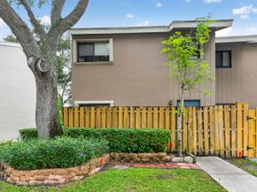 5182 S University Drive, Davie FL 33328