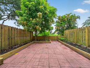 5182 S University Drive, Davie FL 33328