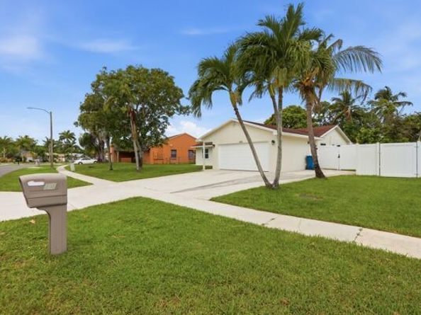 140 Bilbao Street, Royal Palm Beach FL 33411