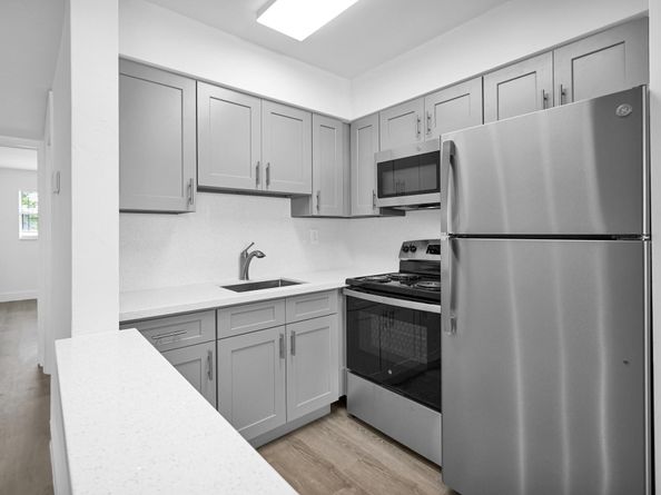 4051 NE 13th Avenue, Oakland Park FL 33334