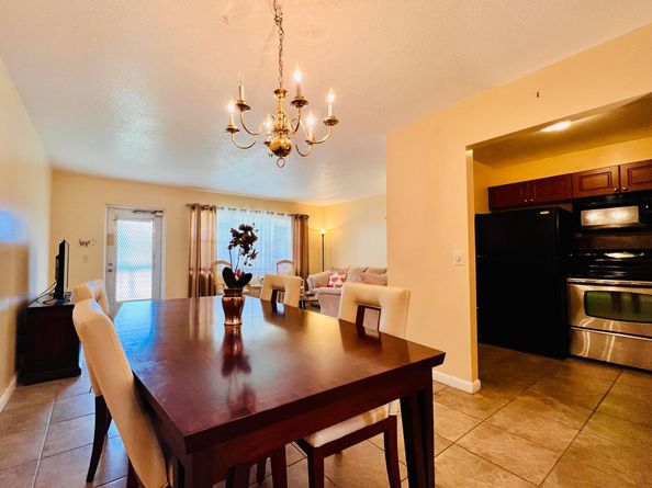 142 Cambridge F, West Palm Beach FL 33417