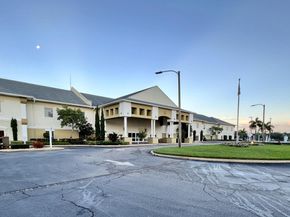 142 Cambridge F, West Palm Beach FL 33417