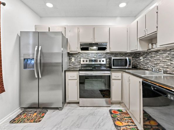 7904 SW 8th Street, North Lauderdale FL 33068