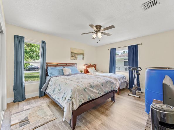 4017 Heath Circle S, West Palm Beach FL 33407