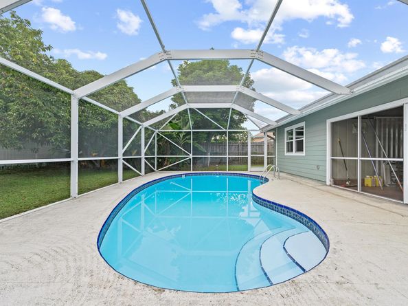 4017 Heath Circle S, West Palm Beach FL 33407