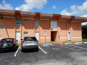 9459 SW 76th St R1, Miami FL 33173