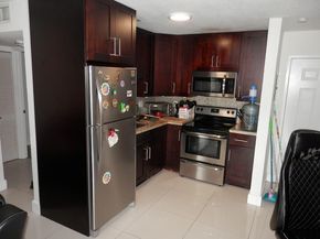 9459 SW 76th St R1, Miami FL 33173