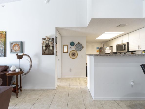 5031 Wiles Road 304, Coconut Creek FL 33073