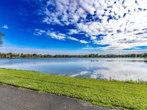 5031 Wiles Road 304, Coconut Creek FL 33073