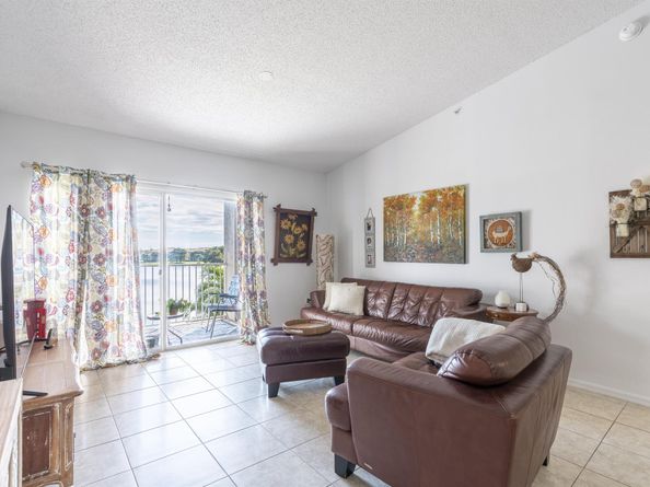 5031 Wiles Road 304, Coconut Creek FL 33073