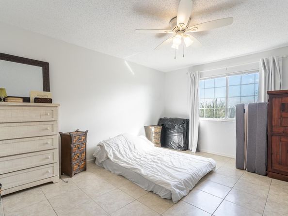 5031 Wiles Road 304, Coconut Creek FL 33073