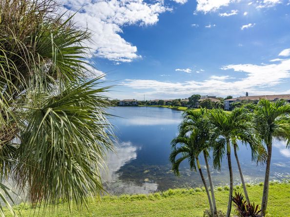 5031 Wiles Road 304, Coconut Creek FL 33073