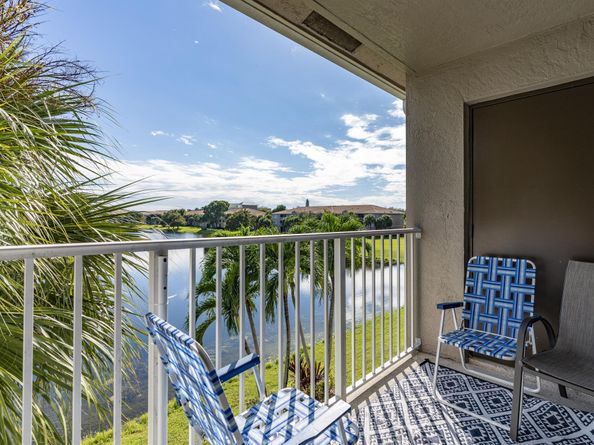 5031 Wiles Road 304, Coconut Creek FL 33073