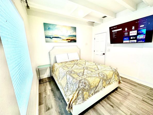 1742 NE 7th St, Fort Lauderdale FL 33304