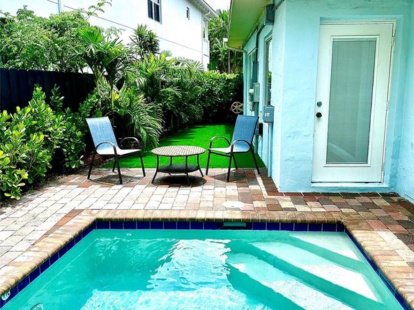 1742 NE 7th St, Fort Lauderdale FL 33304