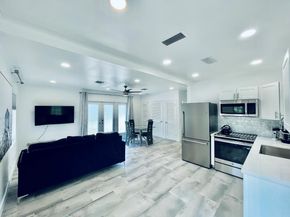 1742 NE 7th St, Fort Lauderdale FL 33304