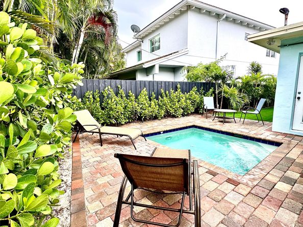 1742 NE 7th St, Fort Lauderdale FL 33304