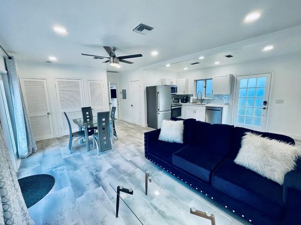 1742 NE 7th St, Fort Lauderdale FL 33304