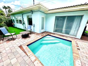 1742 NE 7th St, Fort Lauderdale FL 33304