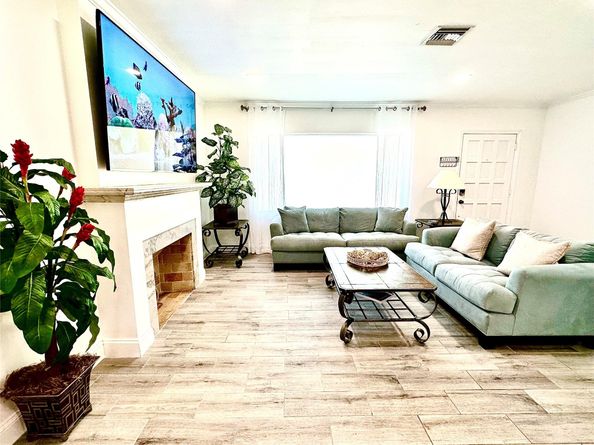 1742 NE 7th St, Fort Lauderdale FL 33304