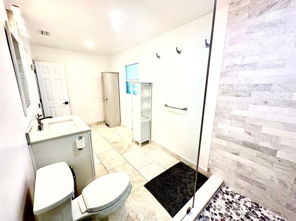 1742 NE 7th St, Fort Lauderdale FL 33304