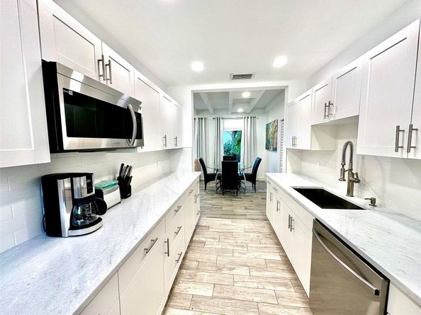 1742 NE 7th St, Fort Lauderdale FL 33304