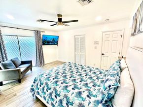 1742 NE 7th St, Fort Lauderdale FL 33304